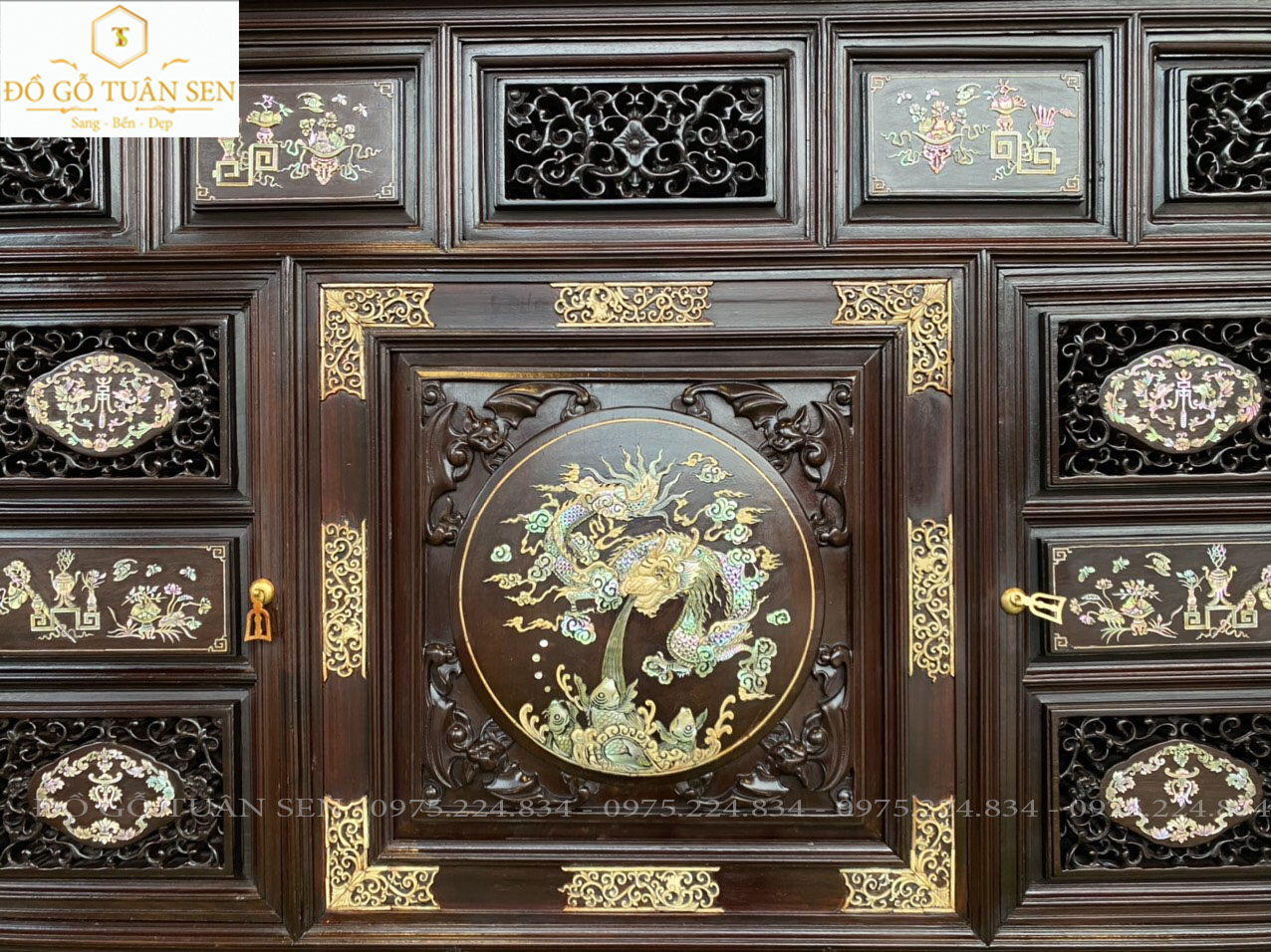 tủ thờ huế được khảm toàn bộ ốc đẹp và ngà voi quý hiếm 